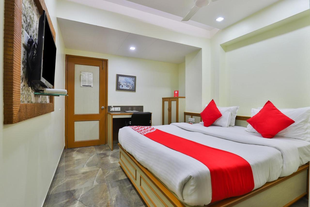 Oyo 17117 Hotel Rainbow Vadodara Exterior photo
